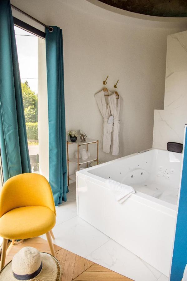 Rene Egger Hotel Trevoux Bagian luar foto